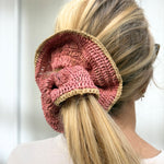 queue de cheval avec le maxi chouchou en crochet de raphia, BIBY rose