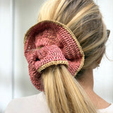 queue de cheval avec le maxi chouchou en crochet de raphia, BIBY rose