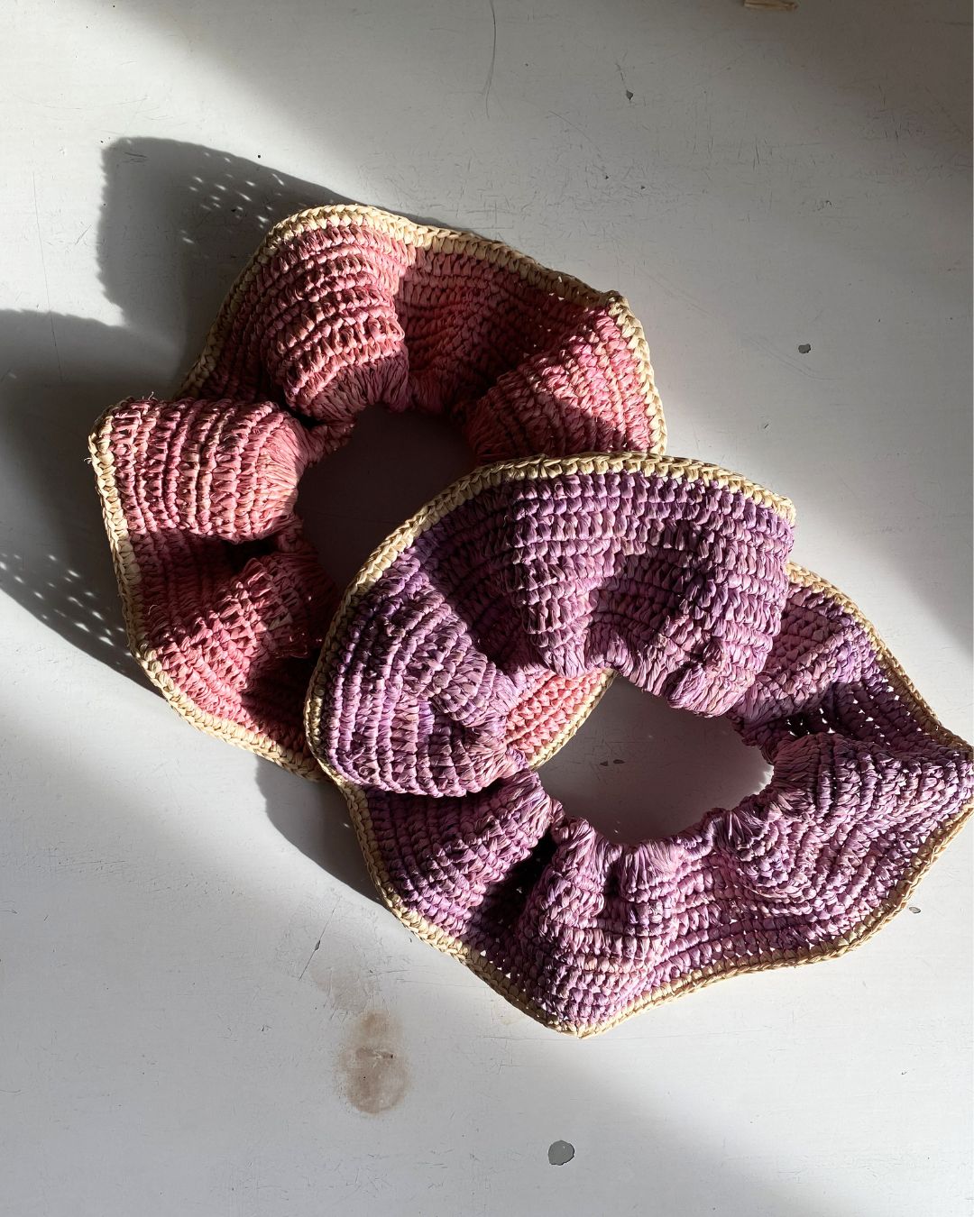 Duo de chouchous en raphia, BIBY rose et violette