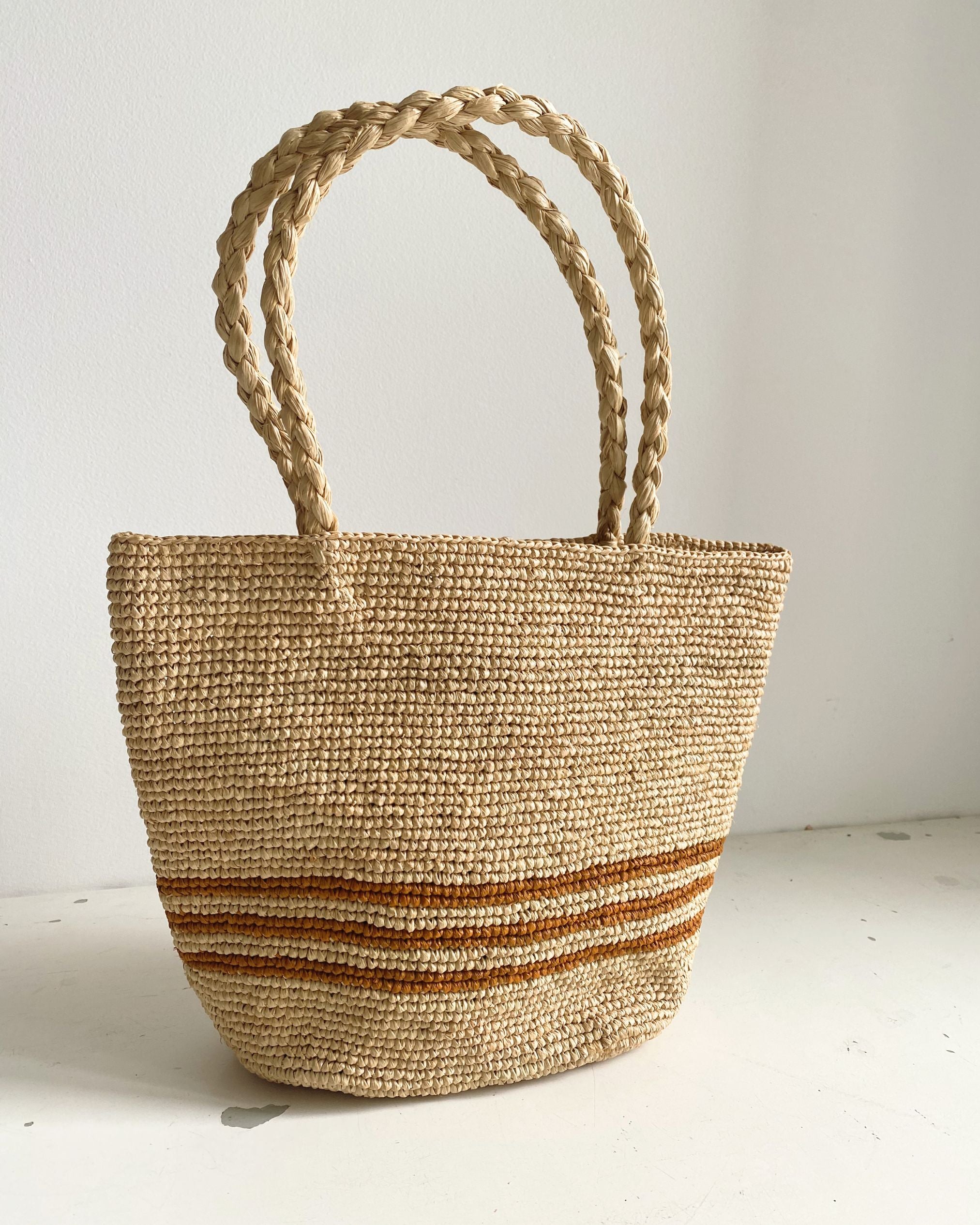 petit sac cabas en crochet de raphia fait main, RAYA jaune curry