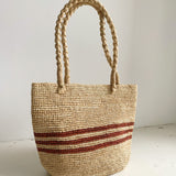panier en raphia à rayures rouges vue de profil