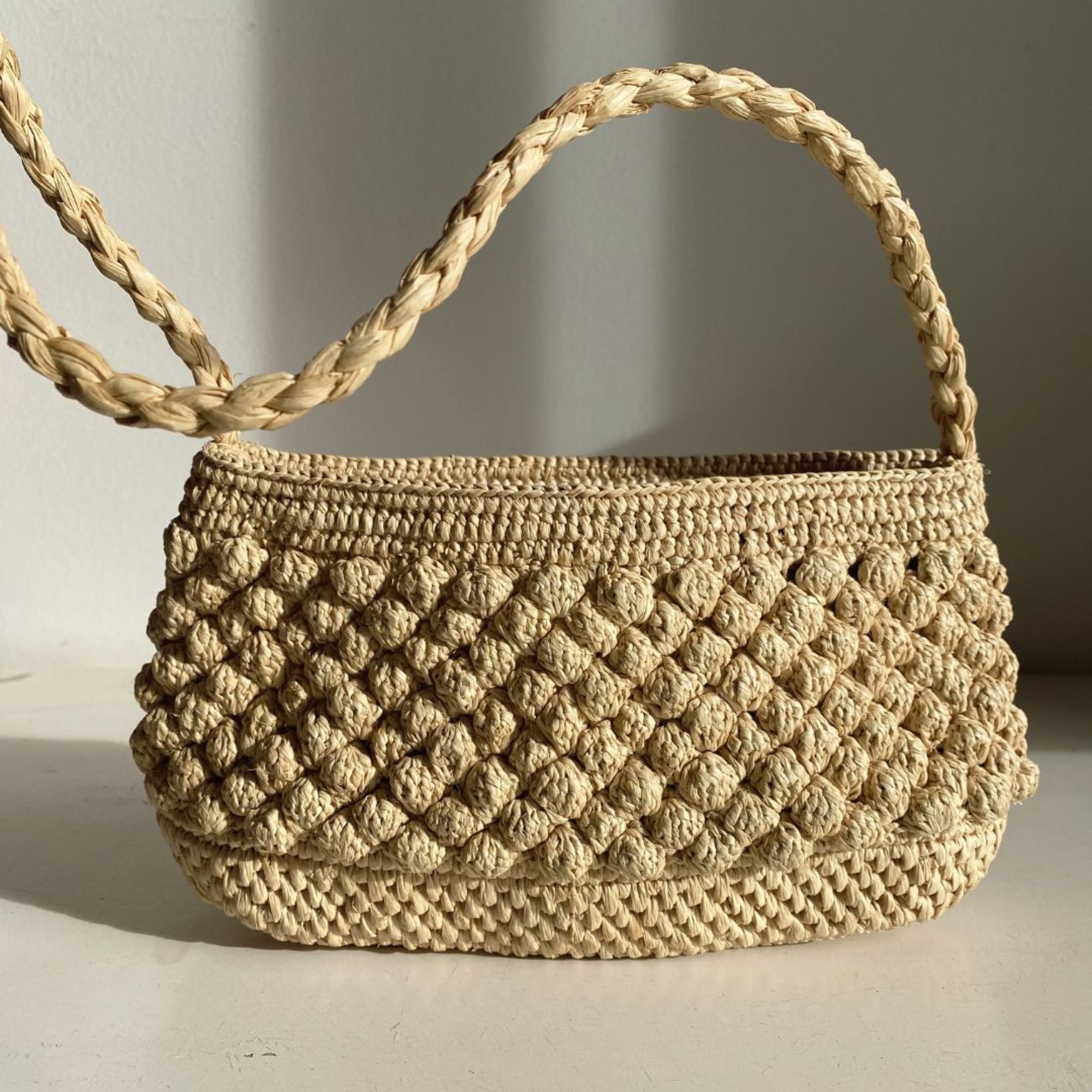 BAO naturel, petit sac en crochet boules en raphia