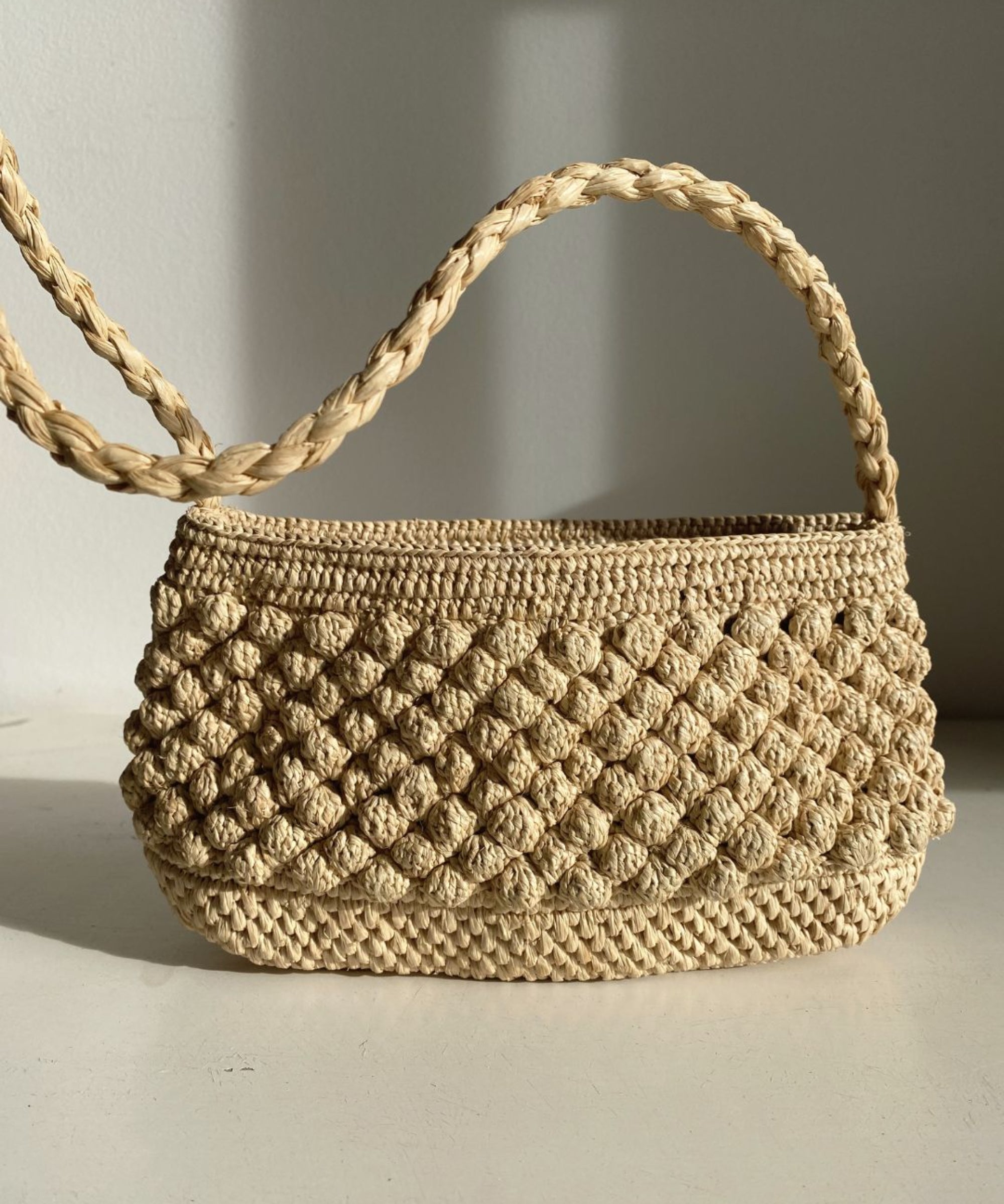 BAO naturel, petit sac en crochet boules en raphia