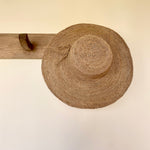 Grande capeline en crochet de raphia à larges bords - NOSY thé