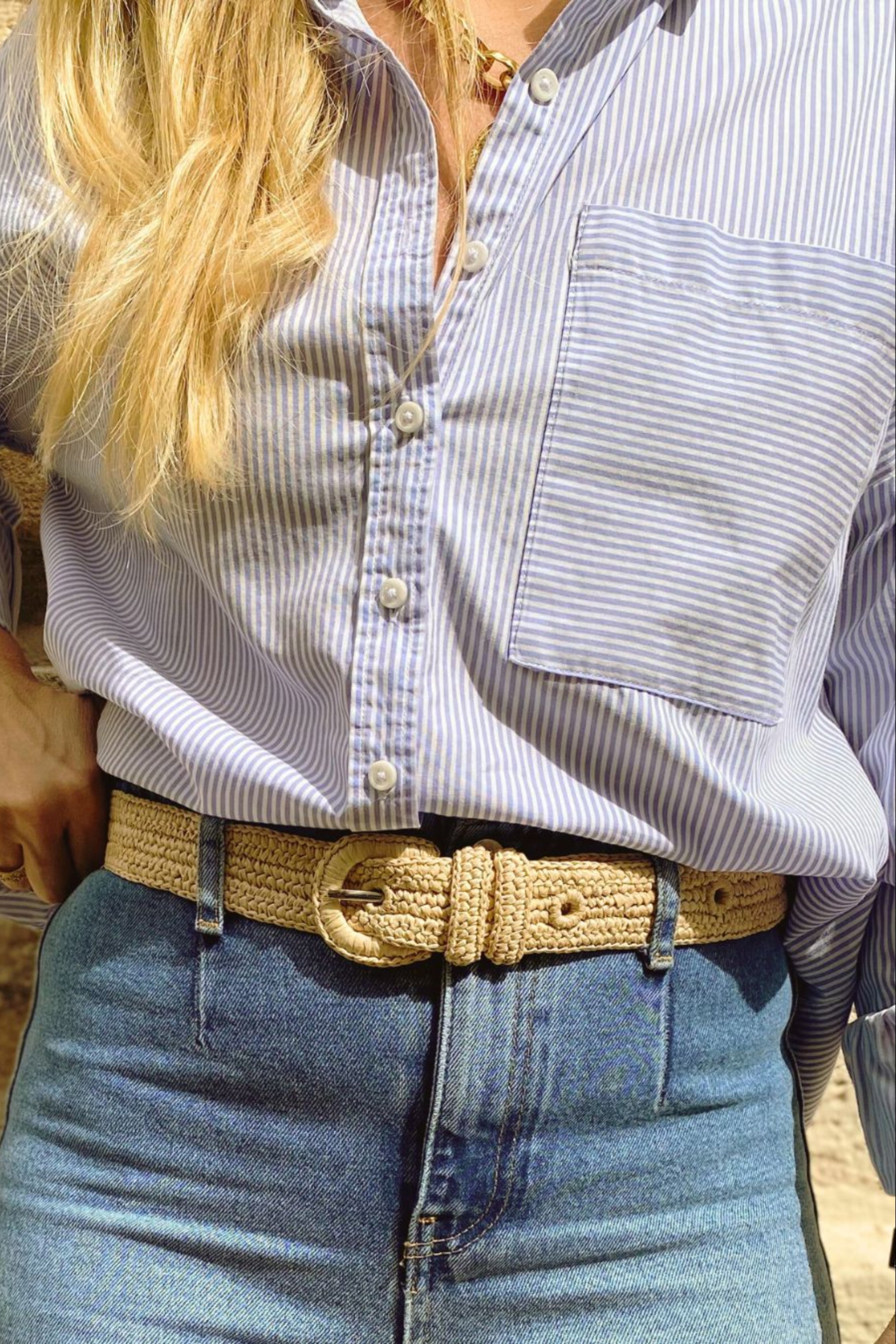 Zoom sur la ceinture en raphia fait main -KIBA naturel