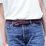 zoom sur la ceinture à boucle en raphia chocolat