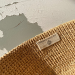zoom sur le crochet de raphia du chapeau marin naturel