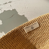 zoom sur le crochet de raphia du chapeau marin naturel