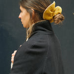 Maxi chouchou en raphia fait main - BIBY jaune I The Clow Company