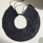 Plastron en crochet de raphia noir fait main