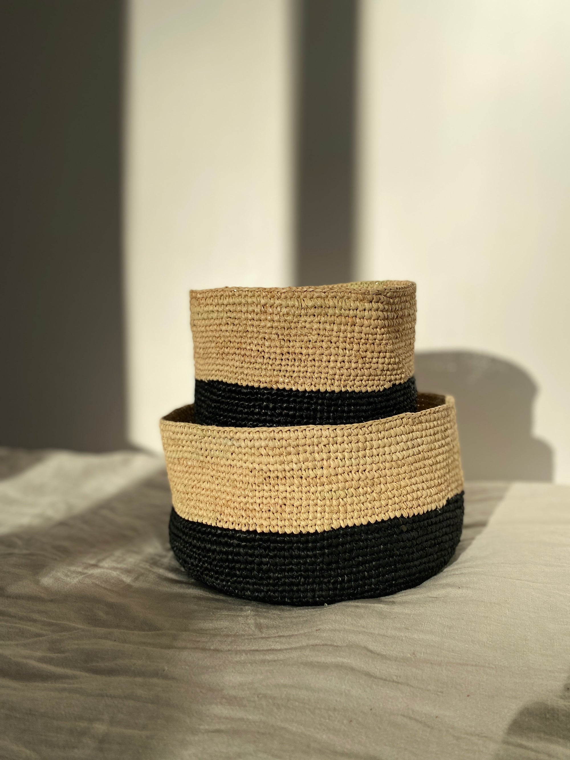 Duo de corbeilles gigogne en raphia - DUO TANA noir