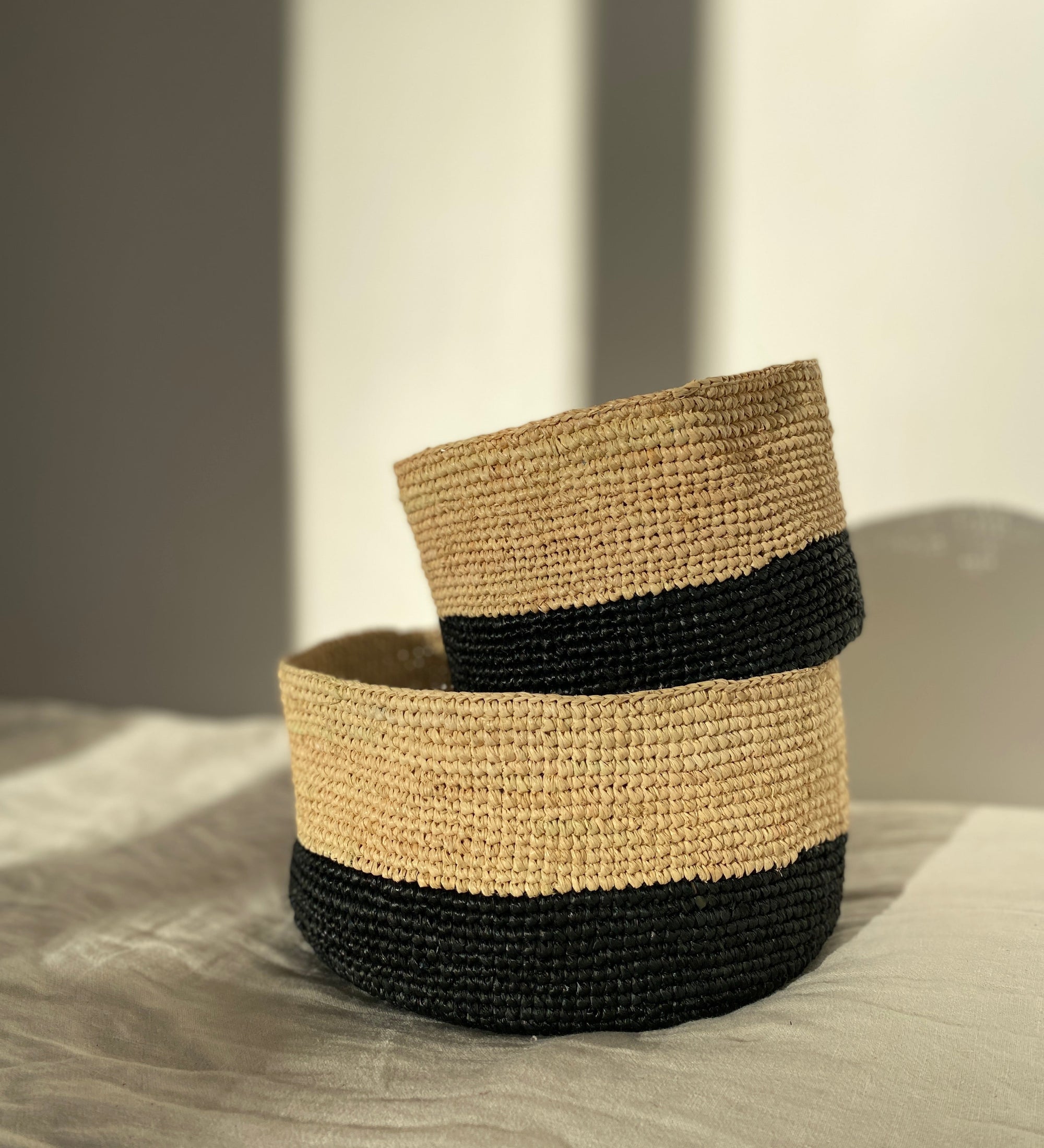 Duo de corbeilles en raphia fait main - DUO TANA noir