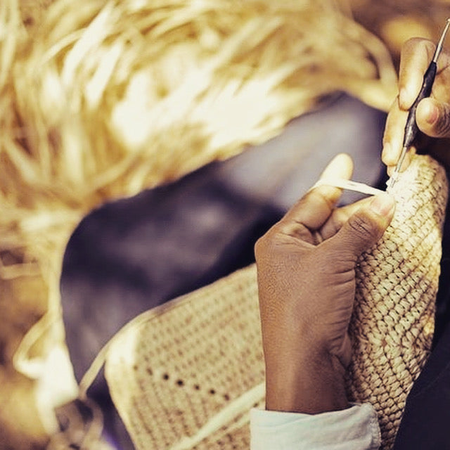 savoir faire ancestral à Madagascar: le crochet de raphia