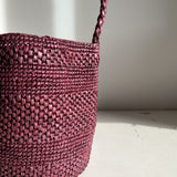 Détail du raphia crochet coloris bordeaux
