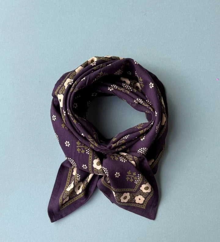 grand foulard prune en coton imprimé fleurs 