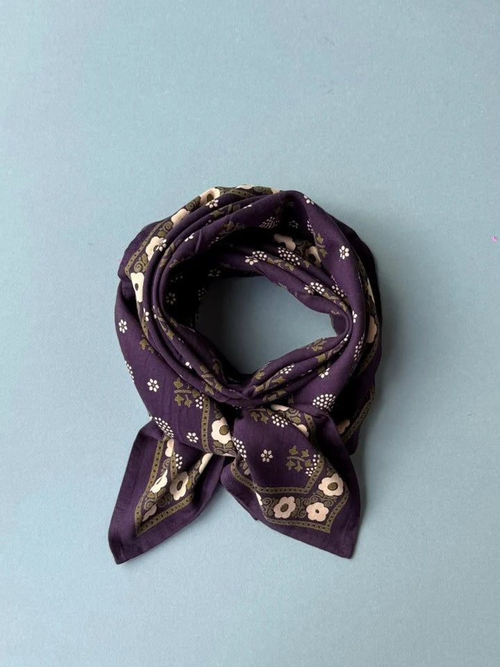 grand foulard prune en coton imprimé fleurs 
