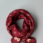 grand foulard en coton bordeaux imprimé au block print