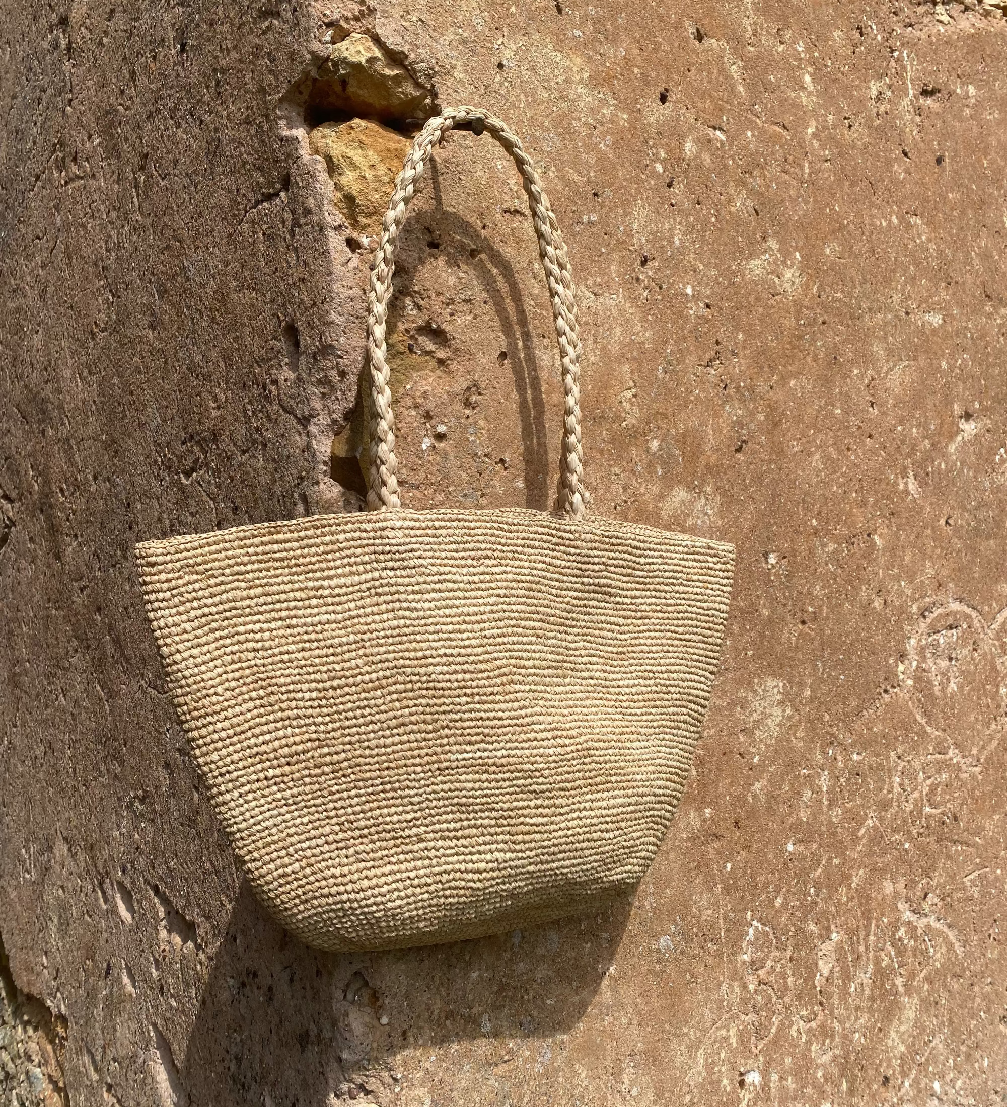 grand sac cabas en crochet de raphia fait main, VANINA naturel- vue de face