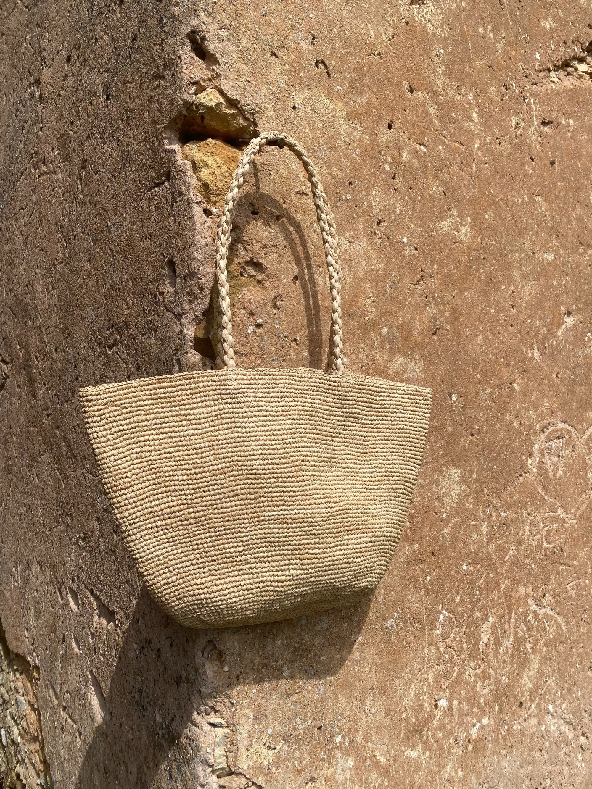 grand sac cabas en crochet de raphia fait main, VANINA naturel- vue de face