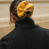 Grand chouchou en raphia fait main - BIBY jaune I The Clow Company