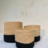 Ensemble de trois petits paniers hauts en raphia faits-main - TRIO TANA noir