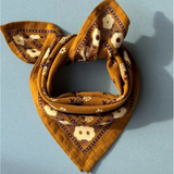 petit foulard en coton imprimé à la main aux motifs fleuris - couleur bronze