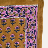 zoom sur le petit foulard en coton imprimé SÉLÉNÉ caramel