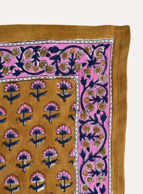 zoom sur le petit foulard en coton imprimé SÉLÉNÉ caramel