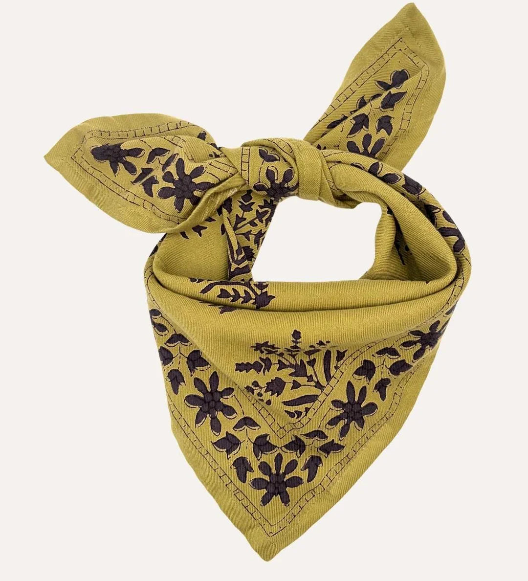 détails du petit foulard en coton imprimé vert olive GALATIE