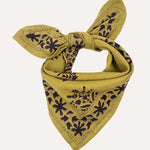 détails du petit foulard en coton imprimé vert olive GALATIE
