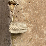 Petit sac baguette en raphia naturel, vue de face