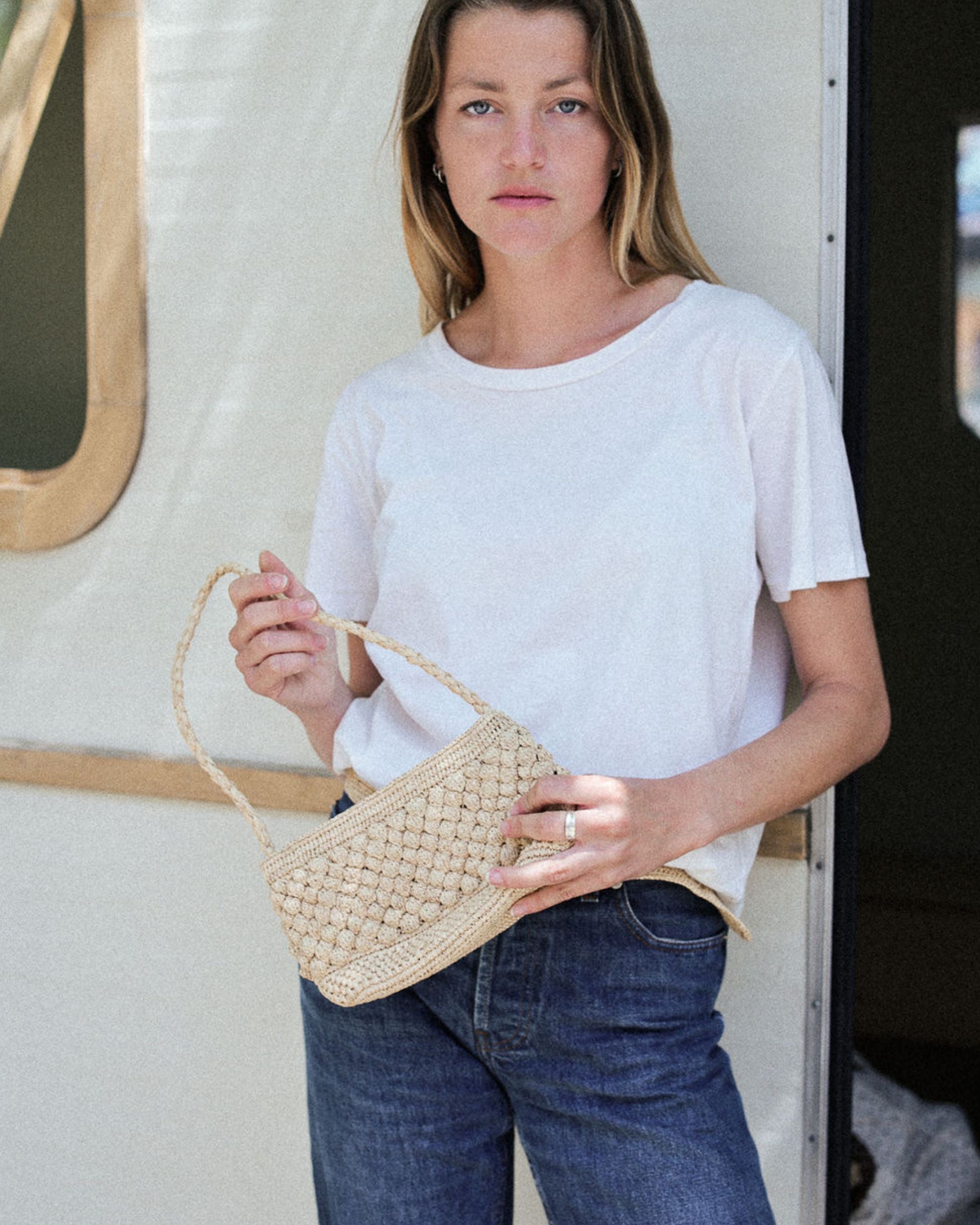 petit sac baguette en raphia naturel pour femme