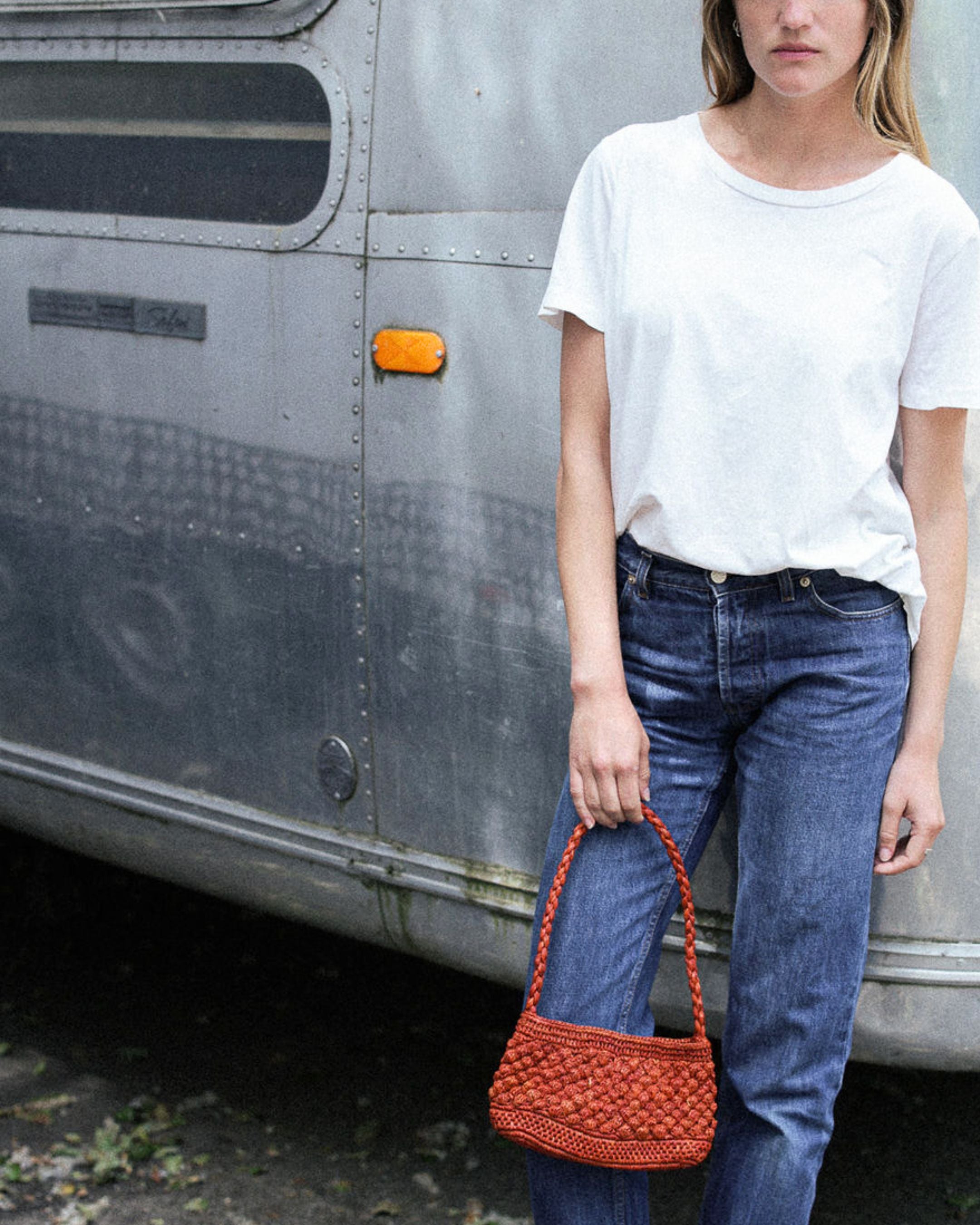 sac baguette sienne en raphia boules fait main 