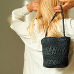 sac seau bleu marine en crochet de raphia fait main, SINY