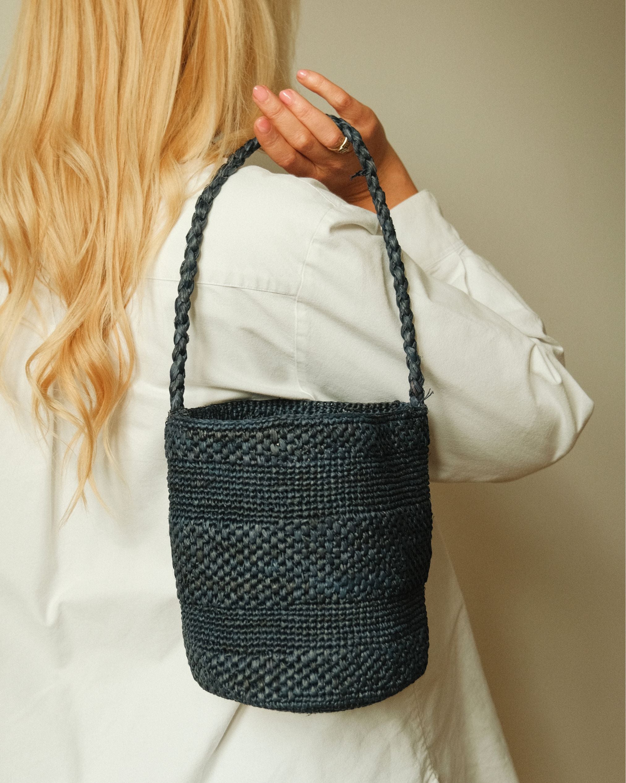 sac seau en crochet de raphia fait main, SINY marine I The Clow Company