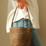 petit sac seau marron en raphia fait main 
