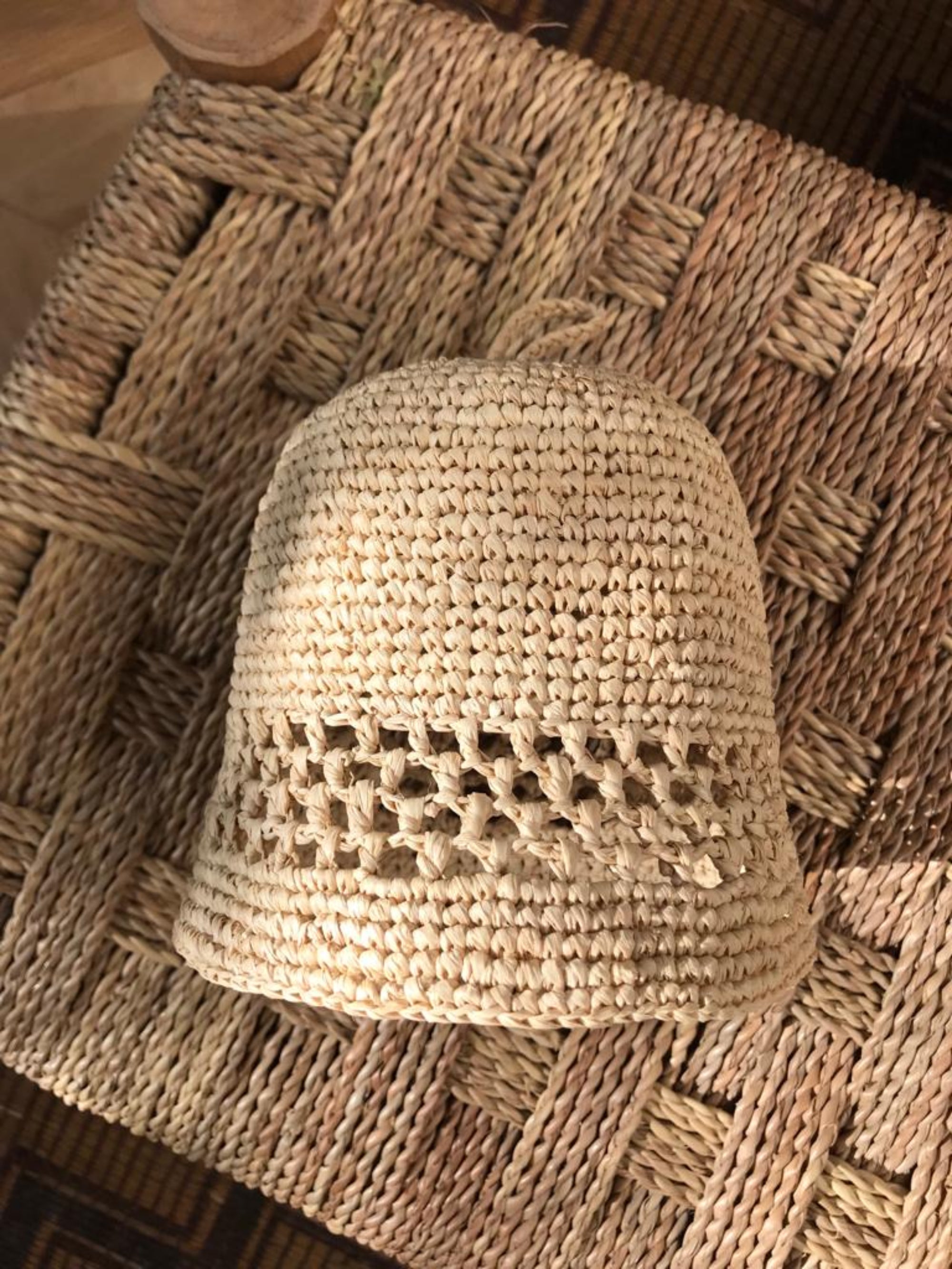 Détails de la suspension en raphia fait main, MINI JIRO naturel