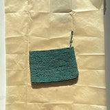 petite pochette en crochet de raphia vert