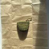 petit porte-monnaie zippé en crochet de raphia vert pistache 