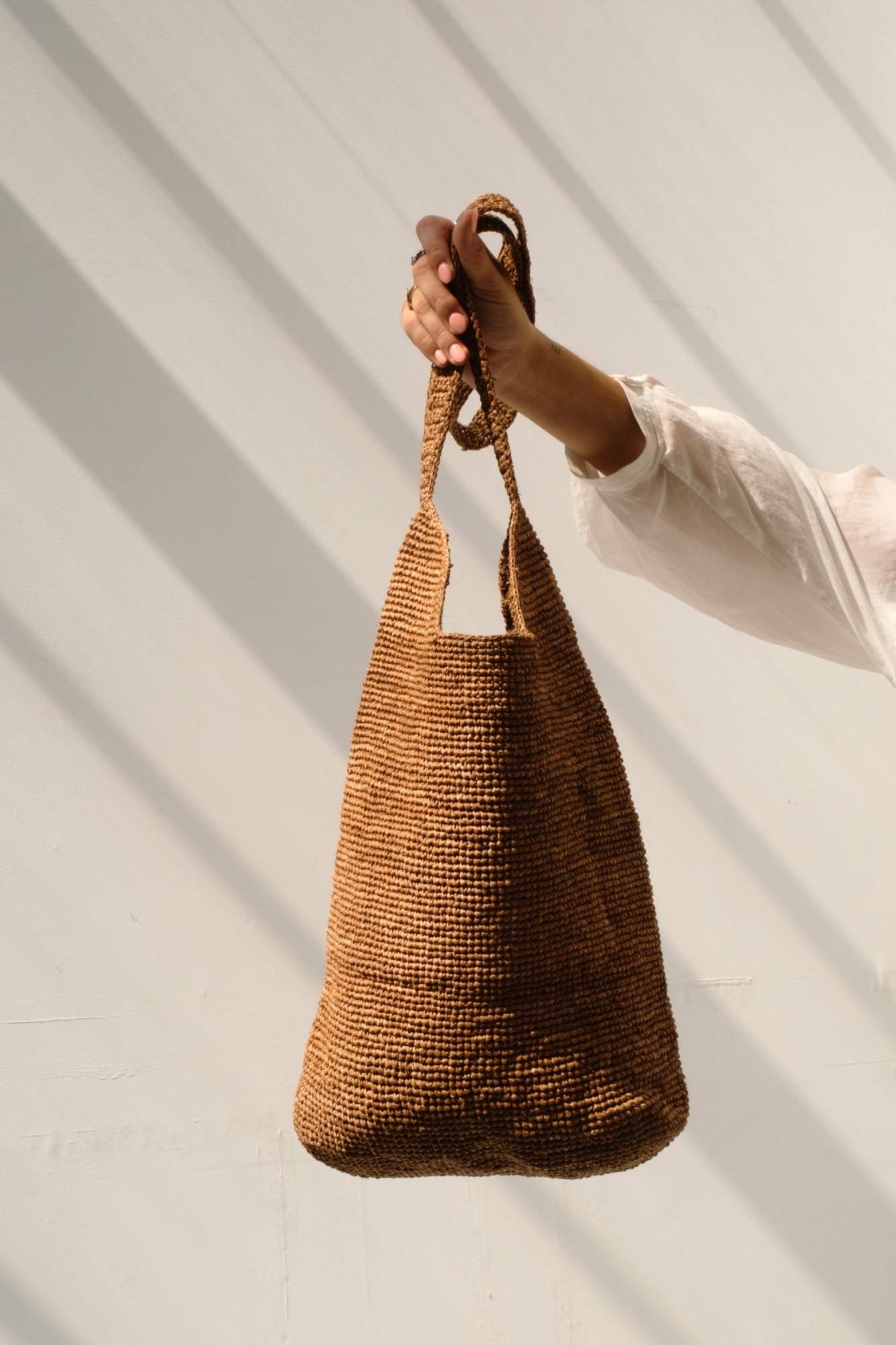 Sac à bandoulière en raphia thé fait main - KITAPO