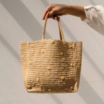Sac à main en raphia naturel fait main et brodé de fleurs - LÉONIE