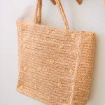 Détails du sac à main en raphia naturel fait main et brodé de fleurs - LÉO