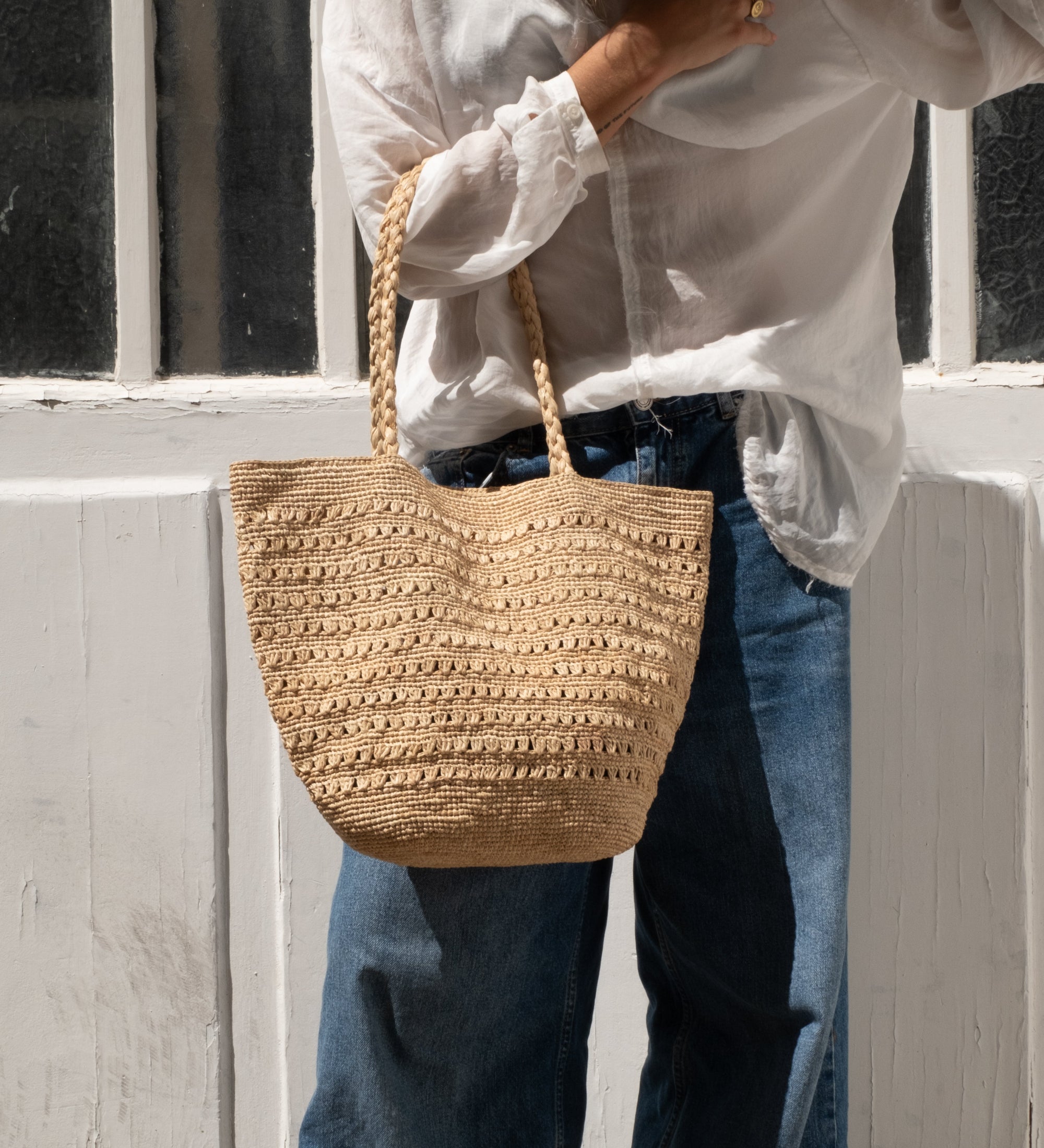 Sac seau en raphia naturel porté main – PALMA 