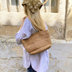 sac cabas en raphia porté en ville, MINI OLIKA thé