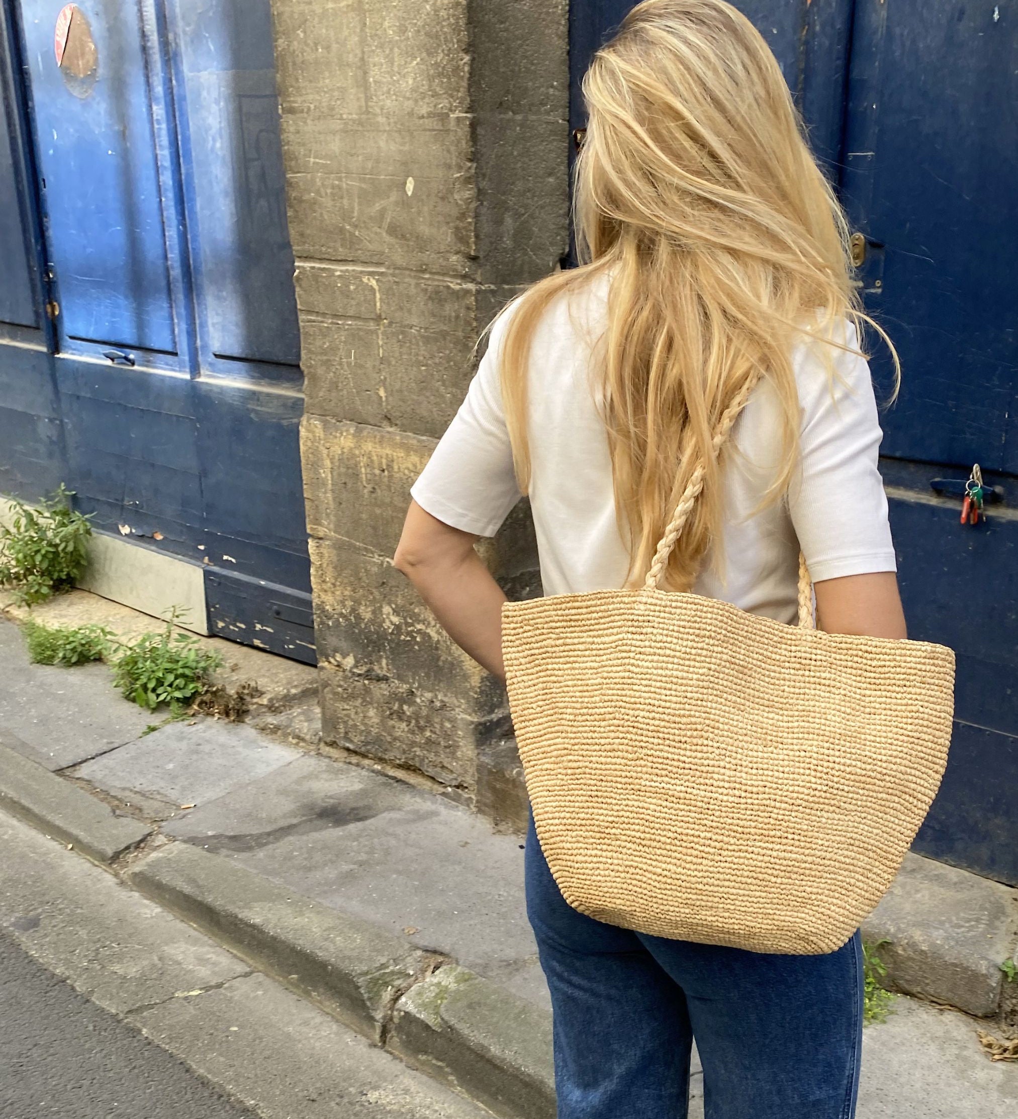 sac cabas en raphia naturel porté en ville, VANINA naturel