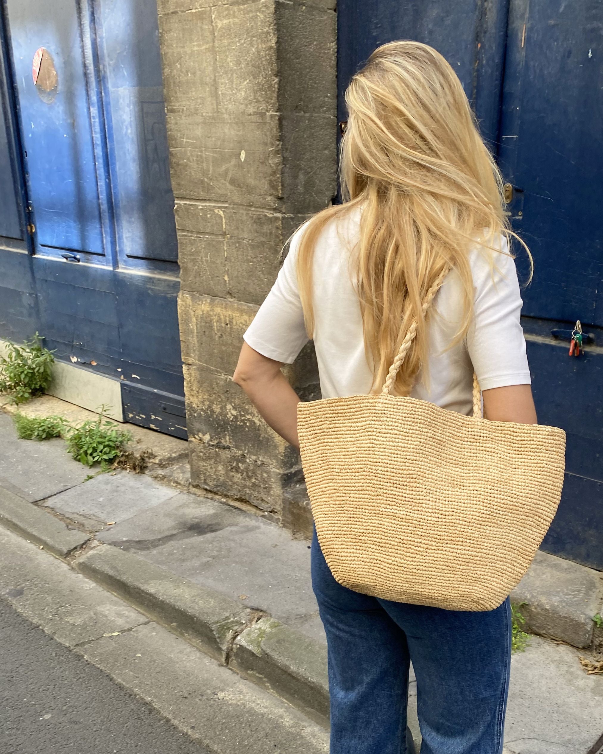 sac cabas en raphia naturel porté en ville, VANINA naturel