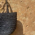 Détails du cabas en raphia noir fait main - PALMA 