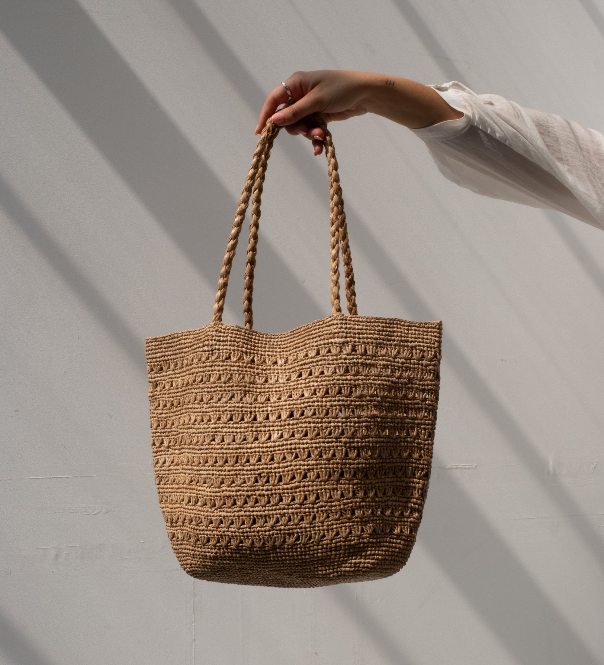 Sac cabas en raphia ajouré fait main -PALMA the