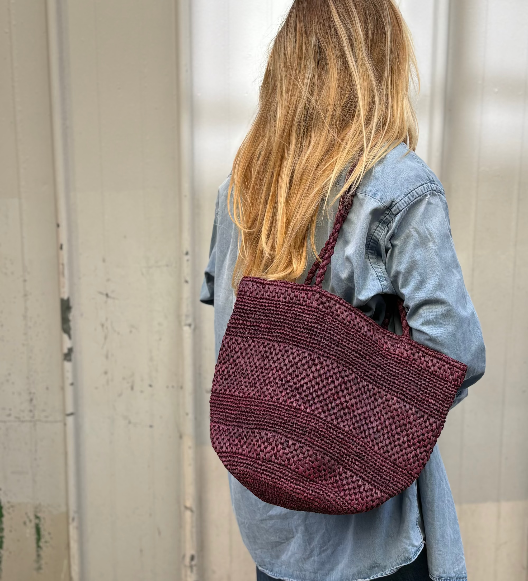sac seau bordeaux en raphia pour la rentrée