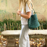 Sac seau en raphia fait main porté épaule– FLORES vert